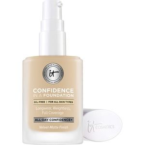 it cosmetics Makeup - NWT It Confidence in a Foundation - Medium Shell it cosmetics Makeup - NWT It Confidence in a Foundation - Medium Shell